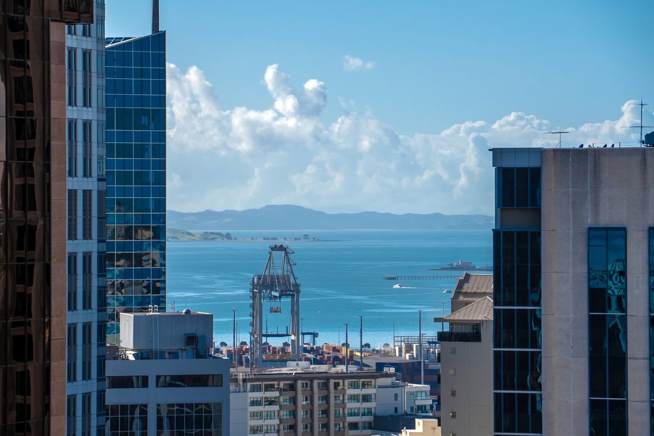 Expansive skyline views - Vista 2