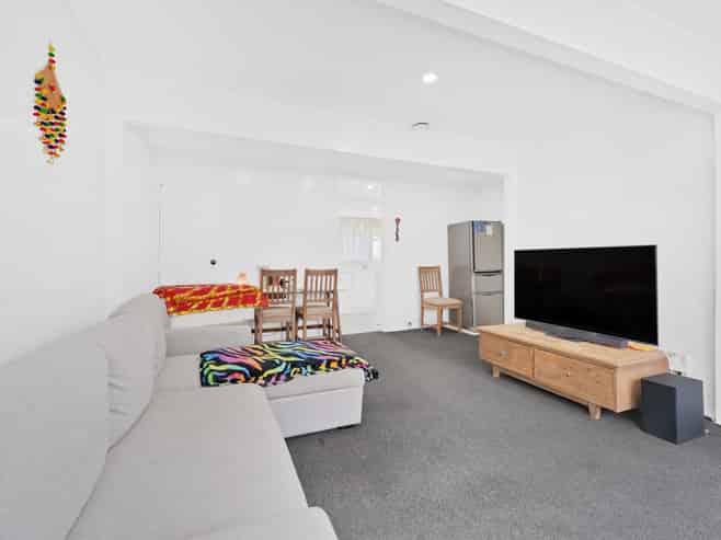 2/264 Grounsell Crescent, Belmont