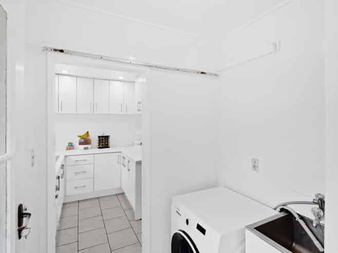2/264 Grounsell Crescent, Belmont