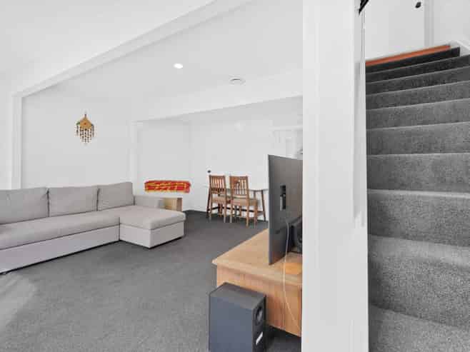 2/264 Grounsell Crescent, Belmont
