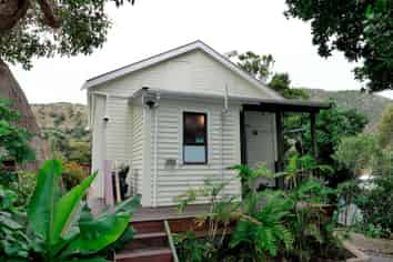 18 Ocean Rd, Paekakariki