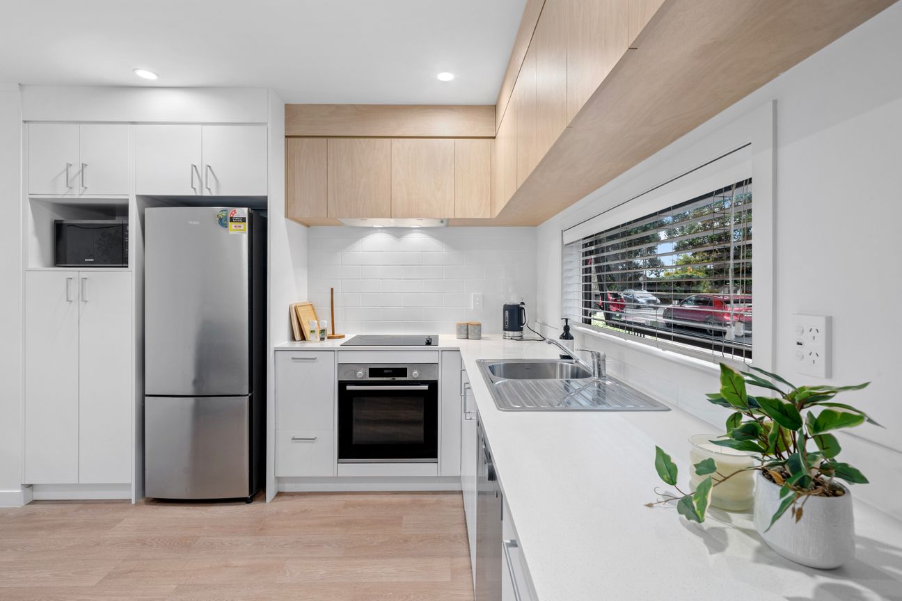 LOW-MAINTENANCE LIVING BY THE VILLAGE – pohled 2