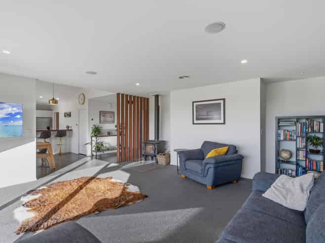 867 Lorne Dacre Road, Roslyn Bush