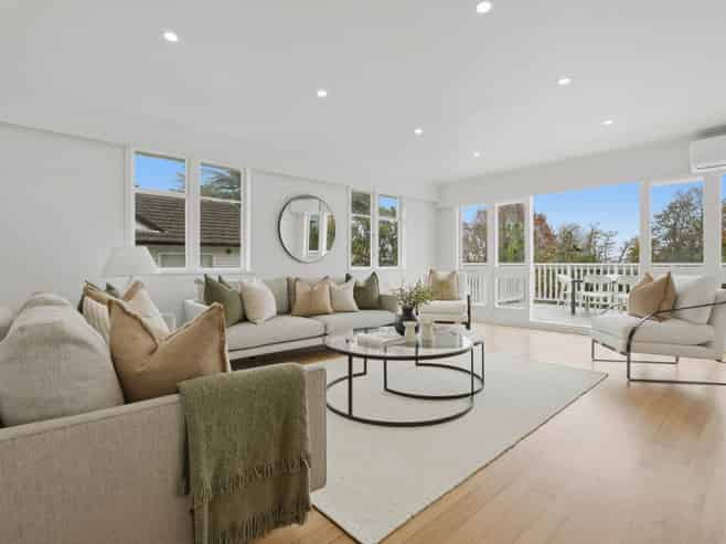 60 Ripon Crescent, Meadowbank