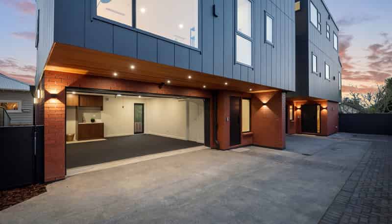 16B Egremont Street, Belmont