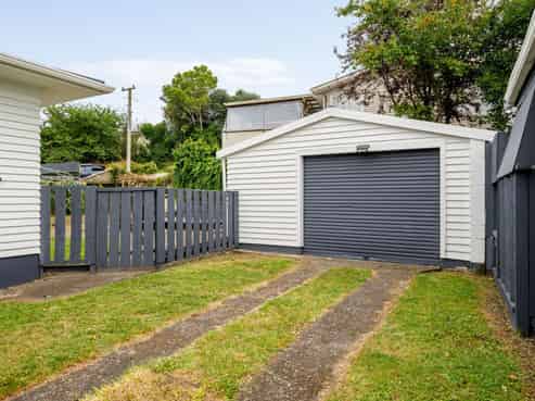 16 Manapouri Place, Glenview