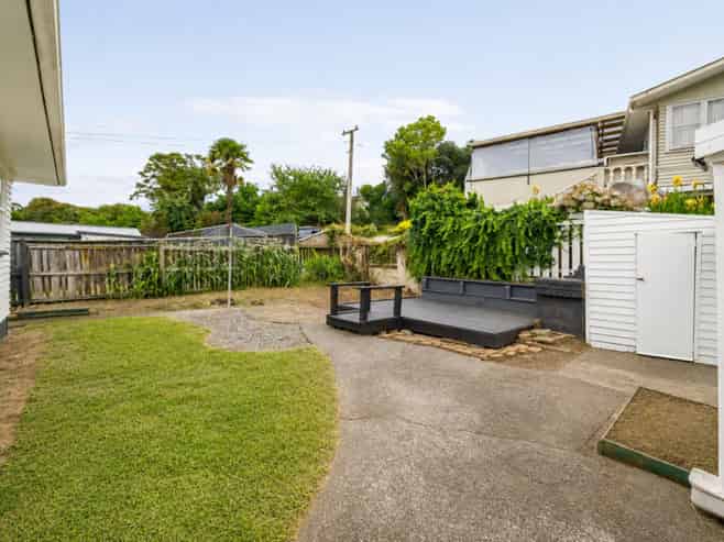 16 Manapouri Place, Glenview