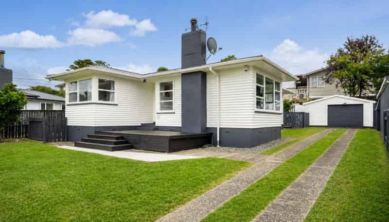 16 Manapouri Place, Glenview