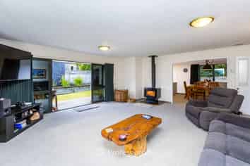 18 Clearwater Terrace, Brown Owl