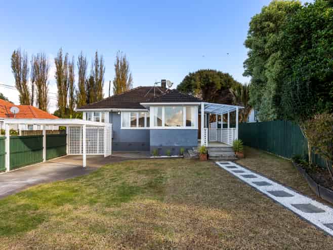 10 Caen Road, Panmure