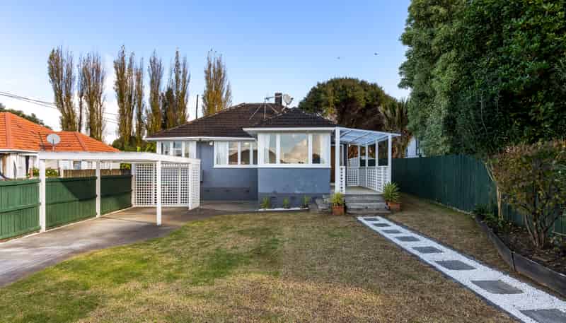 10 Caen Road, Panmure