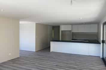 21 Paritutu Road, Spotswood