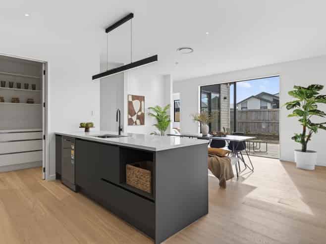 16 Beveridge Road, One Tree Point