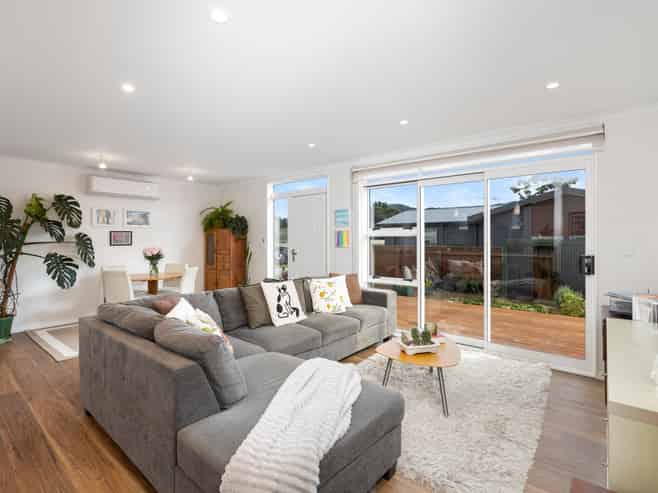 1A Community Green, Featherston