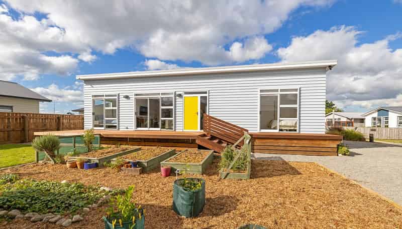 1A Community Green, Featherston