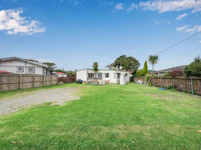 16 Walton Road, Paraparaumu Beach