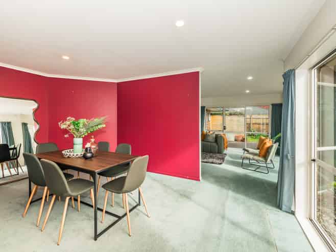 122 Guildford Drive, Paraparaumu Beach