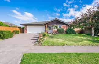 122 Guildford Drive, Paraparaumu Beach
