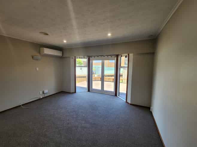2/8 Adrienne Place, Onehunga