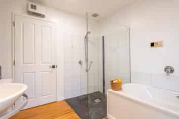 48 Constitution Avenue, MILTON