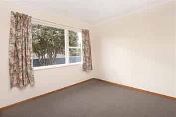 2/87 Featherston Street, Takaro