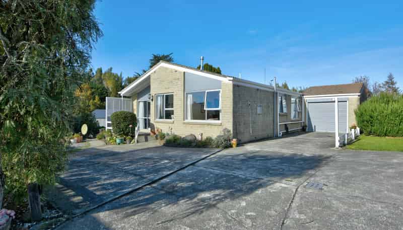 13 Railway Esplanade, East Gore
