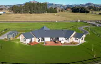 4 Wychwood Lane (off School Road South), North Taieri