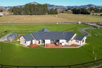 4 Wychwood Lane (off School Road South), North Taieri
