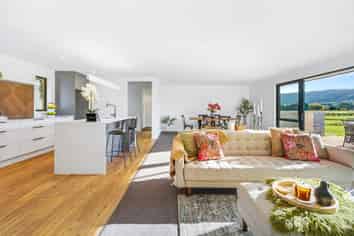 4 Wychwood Lane (off School Road South), North Taieri