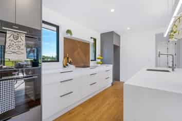 4 Wychwood Lane (off School Road South), North Taieri