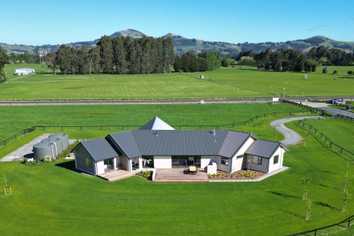 4 Wychwood Lane (off School Road South), North Taieri