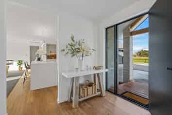 4 Wychwood Lane (off School Road South), North Taieri