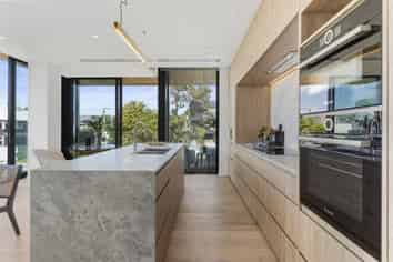 304/110 Kitchener Road, Milford