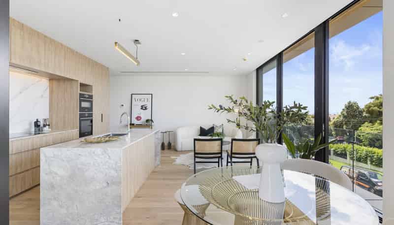 304/110 Kitchener Road, Milford
