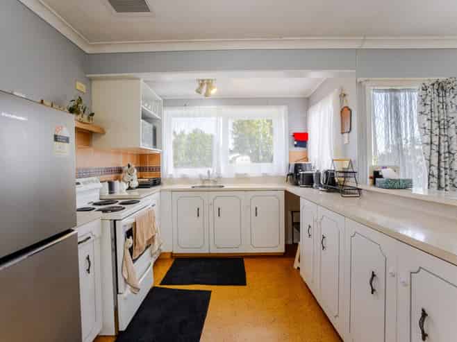 28 Wycliffe Street, Onekawa