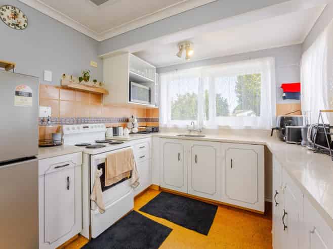 28 Wycliffe Street, Onekawa