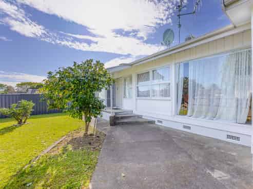 28 Wycliffe Street, Onekawa