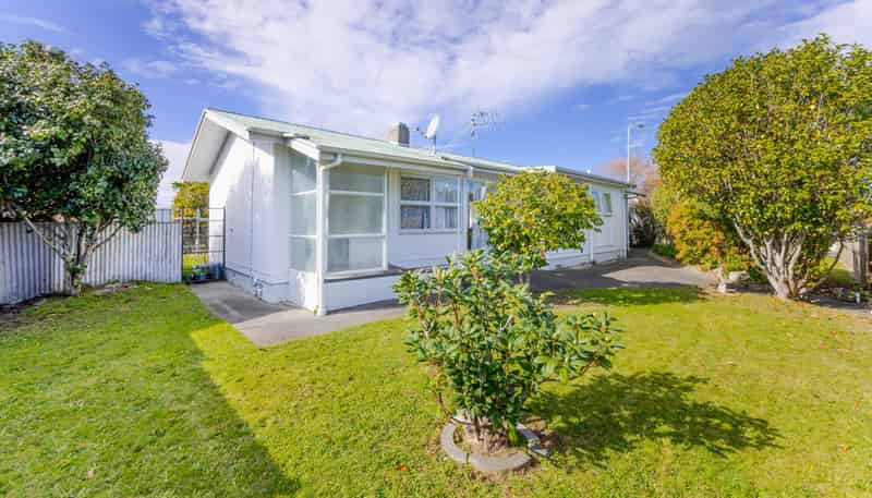 28 Wycliffe Street, Onekawa