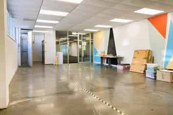 Elevated Kingsland Mixed Use Space | 1,300 m2