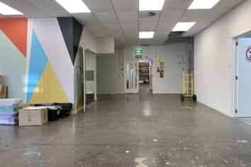 Elevated Kingsland Mixed Use Space | 1,300 m2