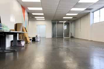 Elevated Kingsland Mixed Use Space | 1,300 m2