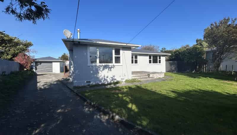 8 Jones Place, Masterton
