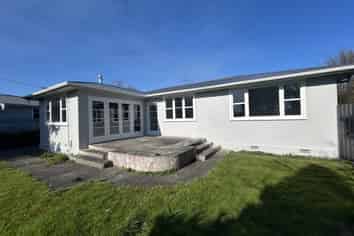 8 Jones Place, Masterton