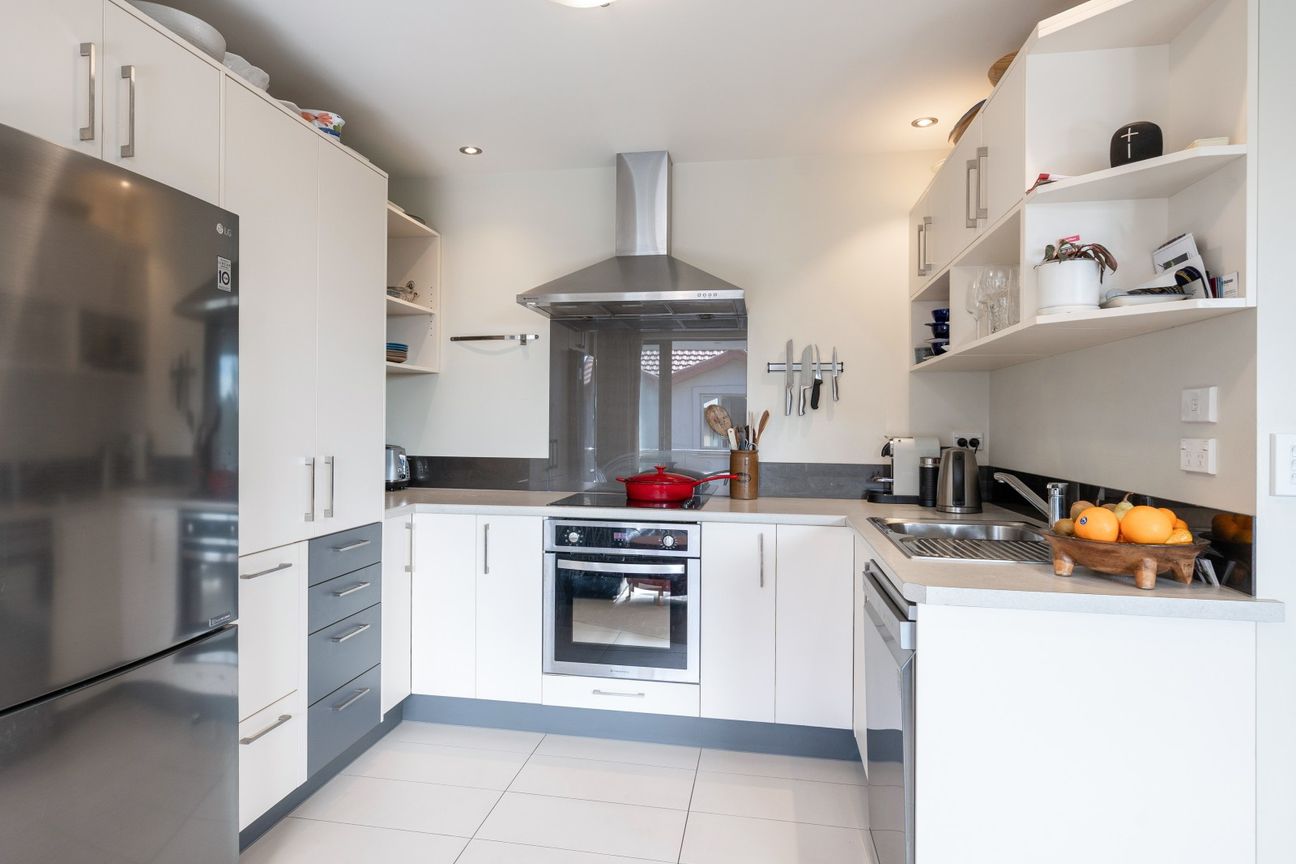 Sunny, Secure, City Lock and Leave with Courtyards - Vista 6