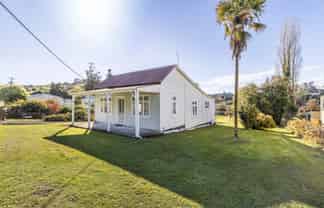 16 Feltham Street, Hunterville