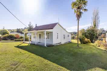 16 Feltham Street, Hunterville