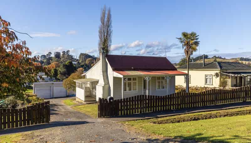 16 Feltham Street, Hunterville