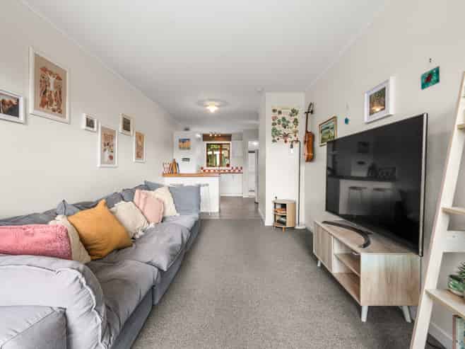 2/48 Byron Street, Cambridge