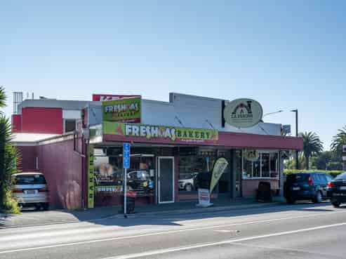 Premium SH6 | Proven tenants | Development upside