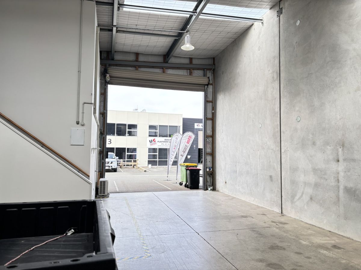 Drive in, set up, get to work - Fler